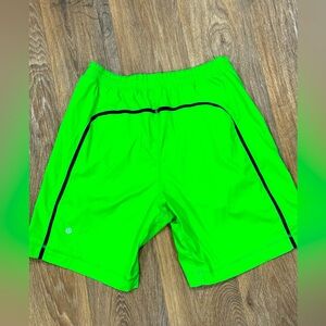 Lululemon Men’s Pace Breaker Short Large Lime Green Workout Lined 9” Inseam